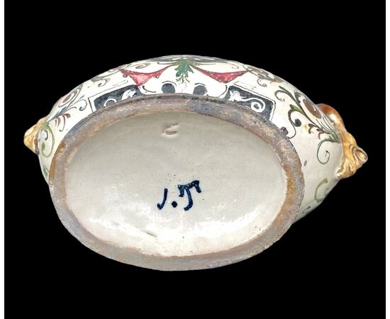 Coppia di fiasche in maiolica con prese a mascheroni.Jafet Torelli.Firenze.