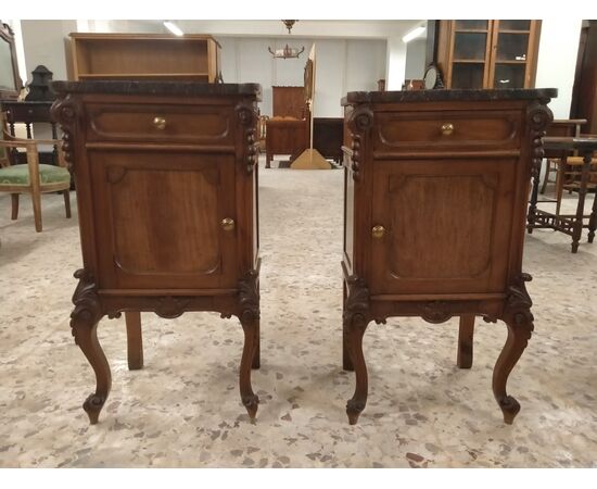 Coppia di comodini italiani del 1800 stile Luigi Filippo 