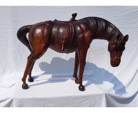 Cavallo giocattolo rivestito cuoio. Italia, XX sec.