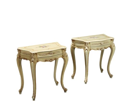 Coppia di Comodini in Stile Barocchetto Veneziano