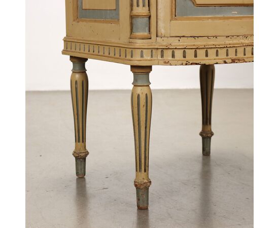 Coppia di Comodini in Stile Neoclassico Italia Metà XX Secolo