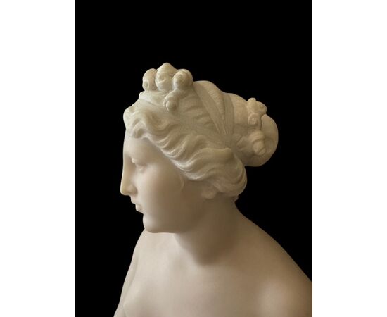 SCULTURA IN MARMO " VENERE "