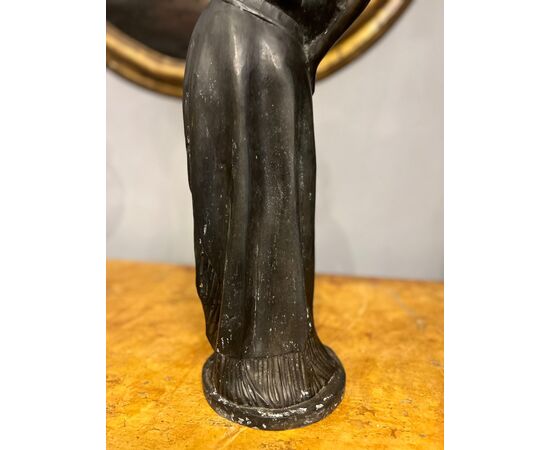 Scultura raffigurante Odalisca 