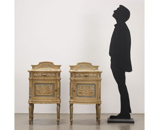 Coppia di Comodini in Stile Neoclassico Italia Metà XX Secolo