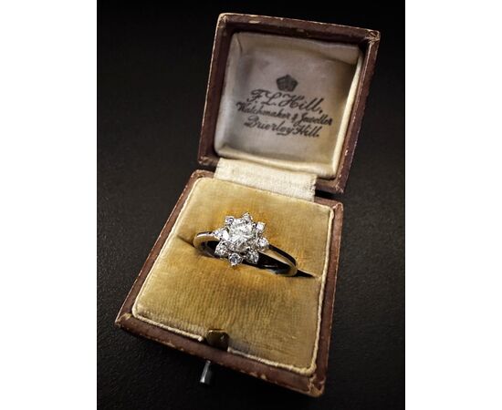 Anello  a  fiore  con  Diamanti 