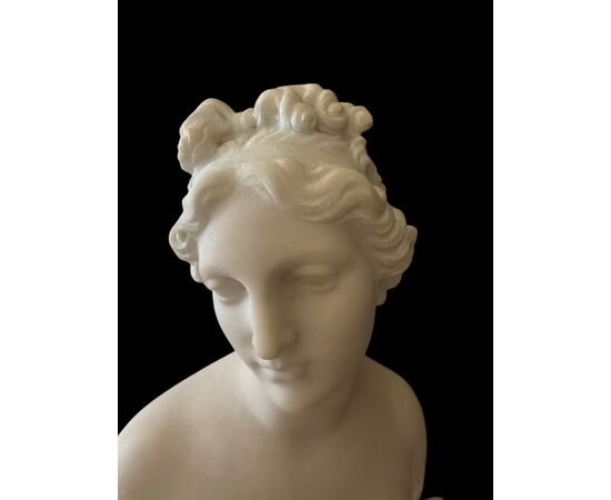 SCULTURA IN MARMO " VENERE "