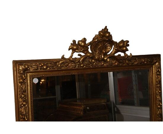 Grande specchiera francese dorata foglia oro del 1800 stile Luigi XVI con cimasa 