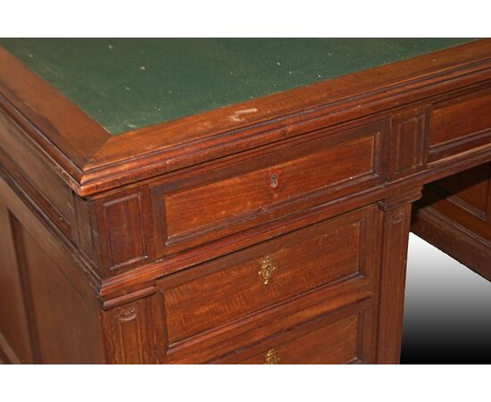 Scrivania ministeriale francese del 1800 in legno di mogano con cassetti