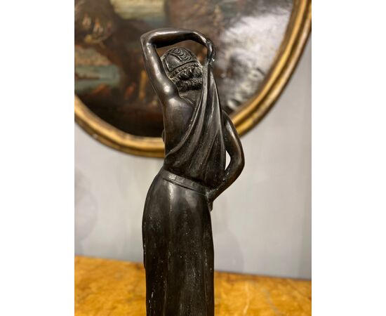 Scultura raffigurante Odalisca 