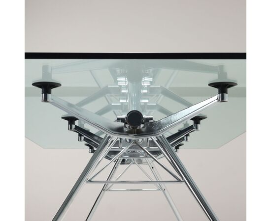 Tavolo 'Nomos' di Norman Foster per Tecno