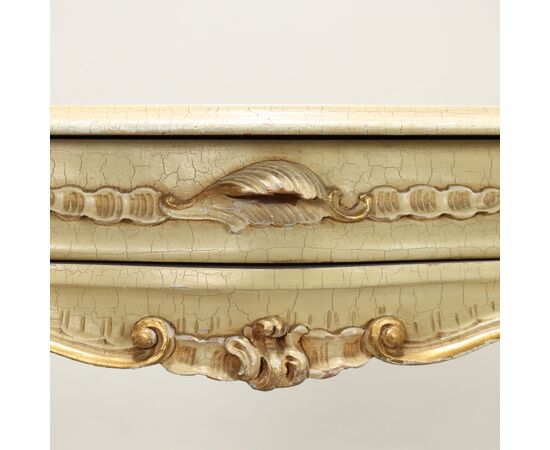 Coppia di Comodini in Stile Barocchetto Veneziano