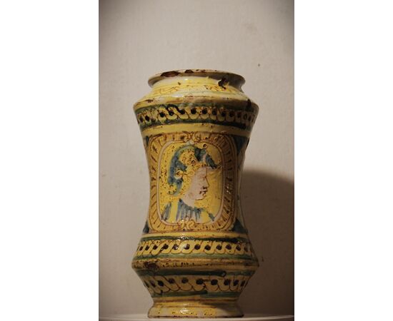 Albarello SPQB con luna, maiolica siciliana di Burgio epoca XVII sec.