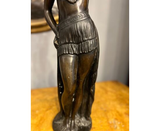 Scultura raffigurante Odalisca 
