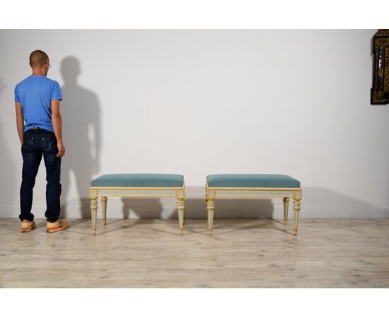 Coppia di panche neoclassiche in legno laccato, Torino fine XVIII secolo 