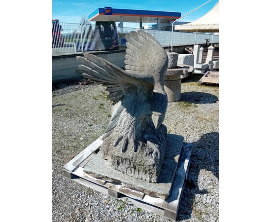 Aquila in pietra