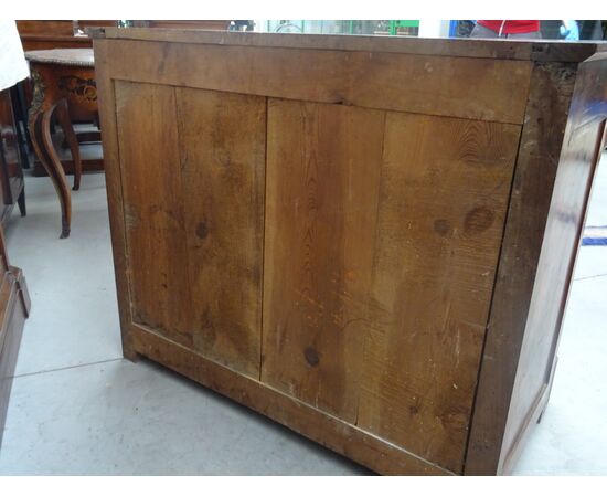 Cassettone Impero in noce massello con biglie piano in noce 1820 Francia