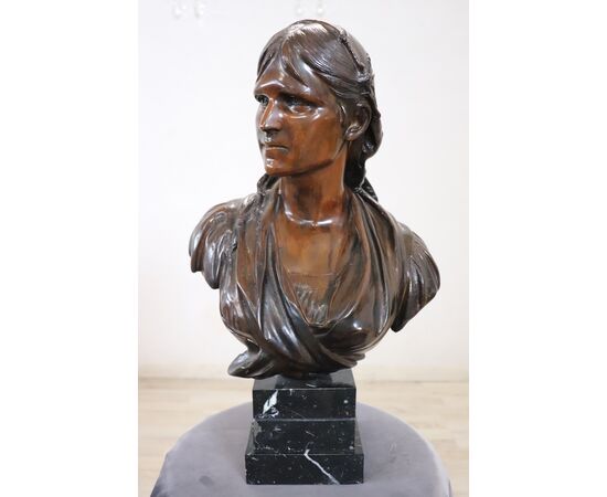 Bronzo firmato, busto di giovane donna secolo XX PREZZO TRATTABILE