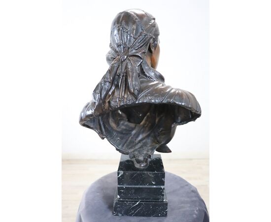 Bronzo firmato, busto di giovane donna secolo XX PREZZO TRATTABILE