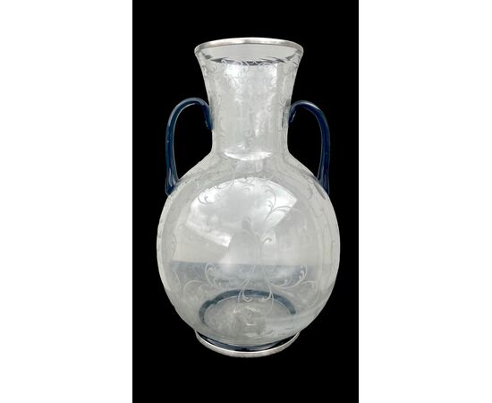 Vaso globulare in vetro trasparente  con molature rocaille e dettagli in argento .S.A.L.I.R.Murano.