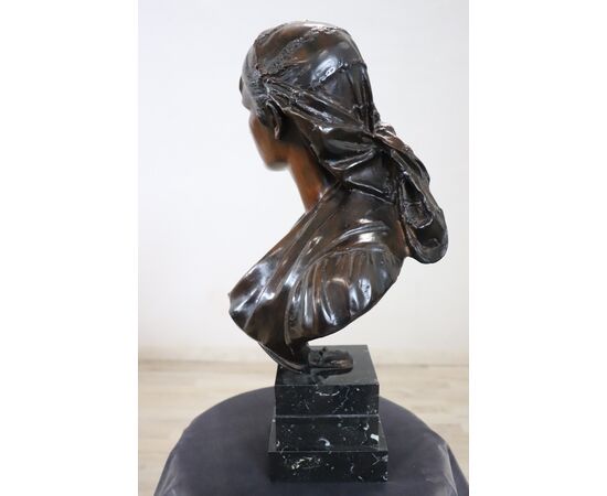 Bronzo firmato, busto di giovane donna secolo XX PREZZO TRATTABILE