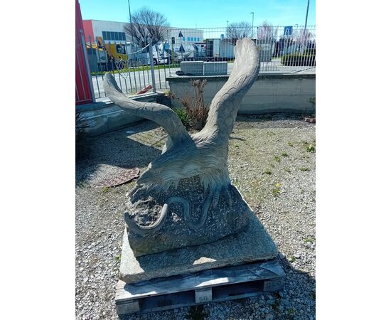 Aquila in pietra