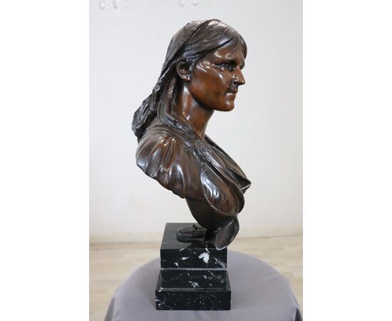 Bronzo firmato, busto di giovane donna secolo XX PREZZO TRATTABILE