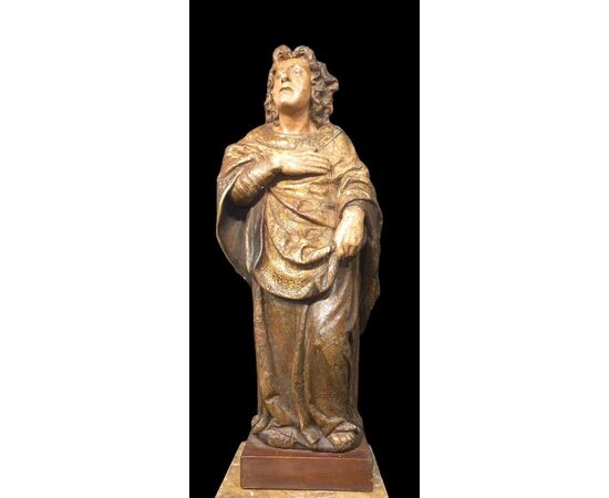 Scultura raffigurante San Giovanni Evangelista 