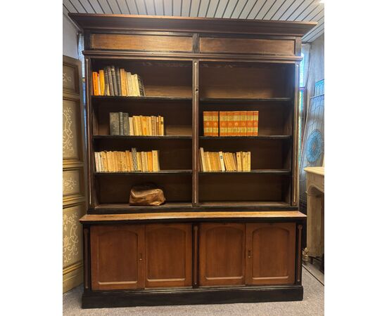 LIB161 - N. 3 librerie Decò simili con profili laccati, misure cm L 217 x H 260 x P 40