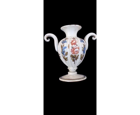 Raro vaso in maiolica , manifattura Antonibon di Nove di Bassano, XVIII secolo VENDUTO