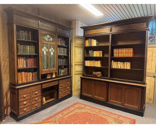 LIB161 - N. 3 librerie Decò simili con profili laccati, misure cm L 217 x H 260 x P 40