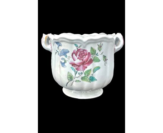 Vaso cache-pot in maiolica con decoro alla rosa.Strasburgo.