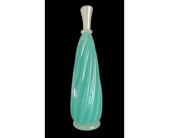 Vaso in vetro pesante verde e lattimo a spirale. Archiemede Seguso.Murano.