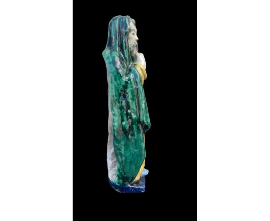 Scultura in maiolica raffigurante filosofo con pergamena.Manifattura Chigi.San Quirico d’Orcia.