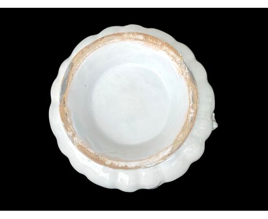 Vaso cache-pot in maiolica con decoro alla rosa.Strasburgo.