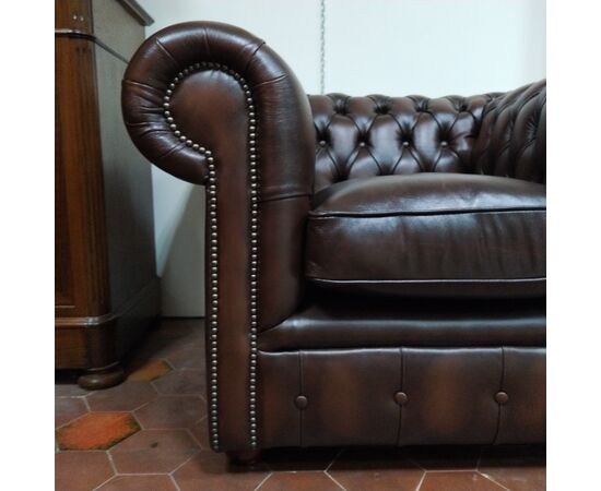 Poltrona chesterfield club marrone nuova inglese originale 