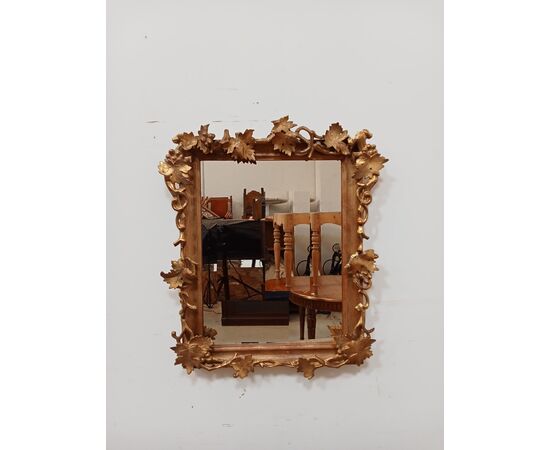 Specchiera dorata con foglie e tralci - specchio - cornice barocca - fine 800
