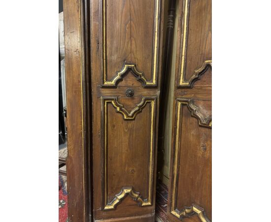PTI573 - Porta in legno di castagno, con telaio, epoca primi '700, provenienza Italia centrale, misure luce cm L 85 x H 198
