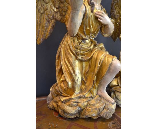 Grandi angeli alati di epoca Barocca, opera di un maestro scultore romano del XVII secolo