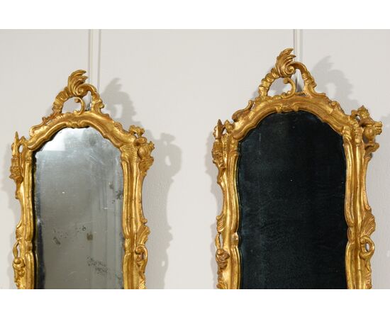 Coppia di specchiere in legno intagliato e dorato, Venezia, seconda metà XVIII secolo, Luigi XV