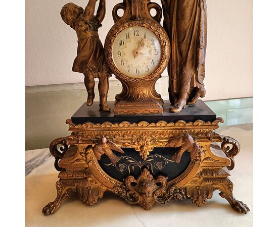 orologio in metallo dorato cm. 40 x 58