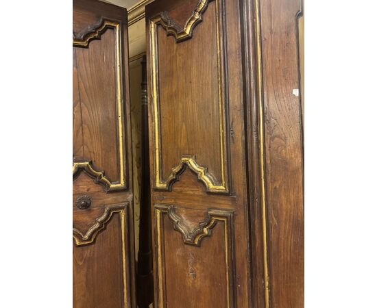 PTI573 - Porta in legno di castagno, con telaio, epoca primi '700, provenienza Italia centrale, misure luce cm L 85 x H 198