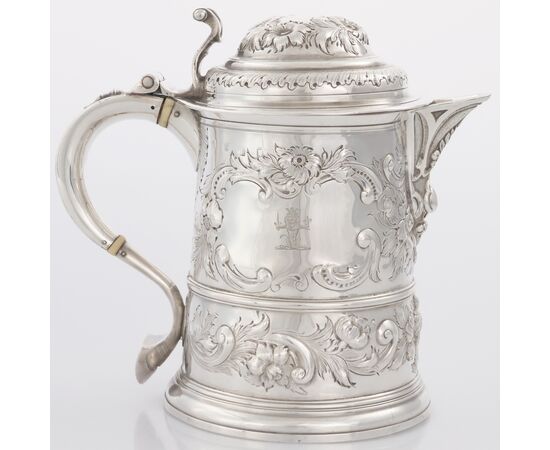 Versatoio con coperchio in argento sterling Giorgio II, Londra, 1734