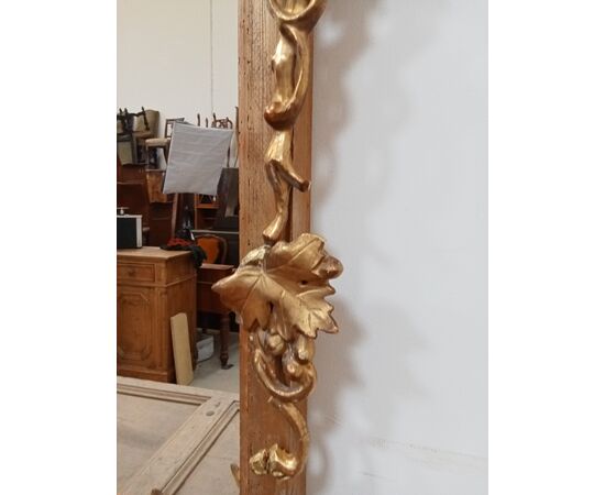 Specchiera dorata con foglie e tralci - specchio - cornice barocca - fine 800