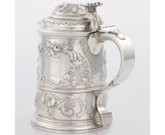 Versatoio con coperchio in argento sterling Giorgio II, Londra, 1734