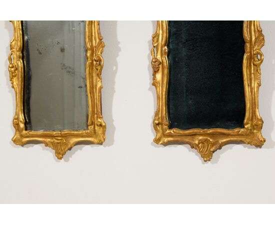 Coppia di specchiere in legno intagliato e dorato, Venezia, seconda metà XVIII secolo, Luigi XV