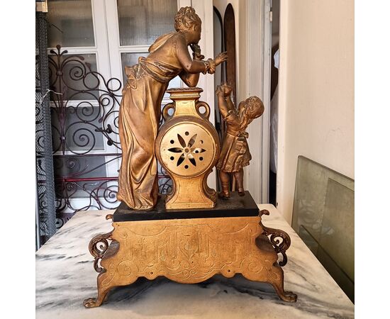orologio in metallo dorato cm. 40 x 58