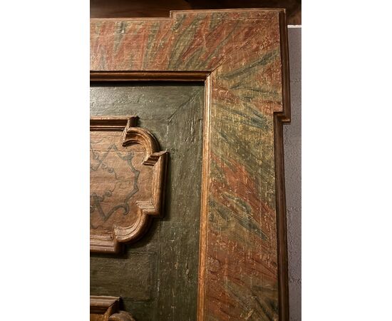 PTL447 - Porta laccata e dipinta, con telaio finto marmo, epoca '700, misure luce cm L 93 x H 216