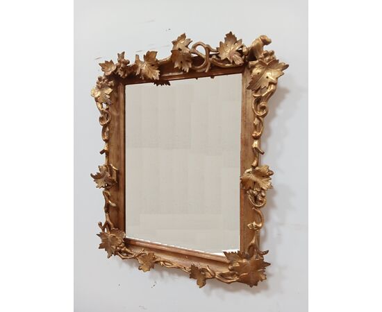 Specchiera dorata con foglie e tralci - specchio - cornice barocca - fine 800
