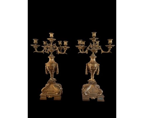 " GARNITURE " COMPOSTA DA OROLOGIO CON CANDELIERI IN BRONZO DORATO 