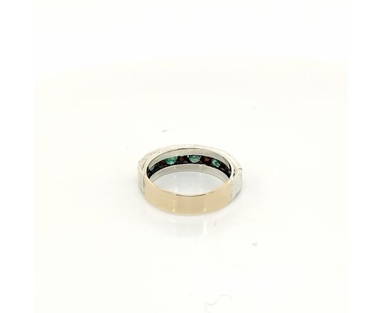 Anello a fascia  in oro , argento e  smeraldi